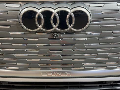 Certified 2026 Audi Q4 e-tron Premium Plus w/ Premium Plus AWD/4WD image 25