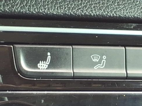 Used 2018 Volkswagen Atlas SEL FWD image 20