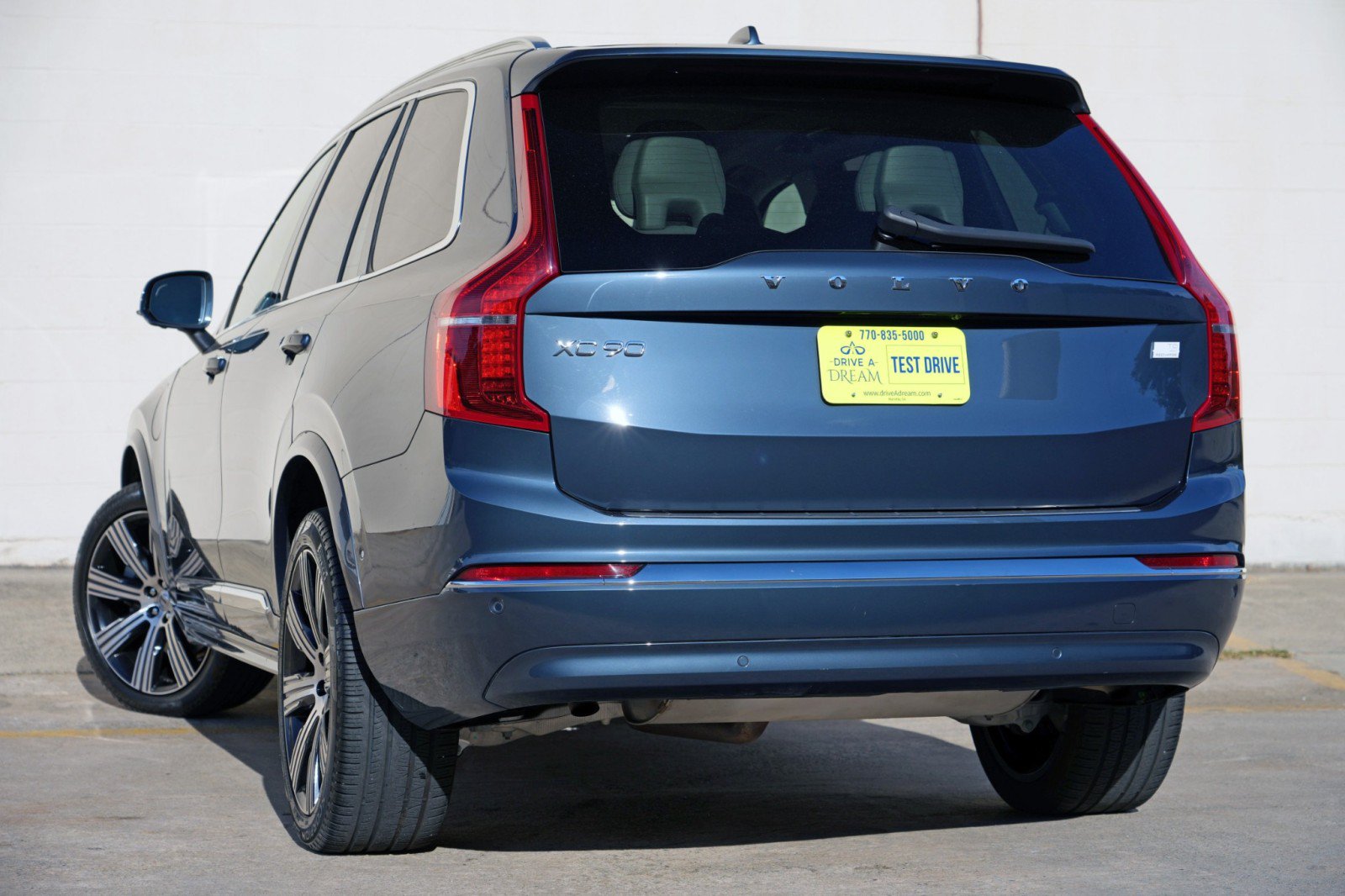 Used 2024 Volvo XC90 T8 Plus w/ Protection Package Premier AWD/4WD image 6
