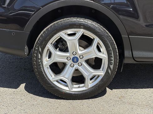 Used 2019 Ford Escape Titanium FWD image 32