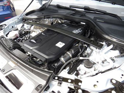 Used 2025 Mercedes-Benz GLC 43 AMG 4MATIC image 7