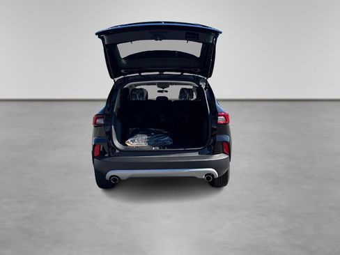 Certified 2025 Ford Escape Active w/ Cold Weather Package image 11