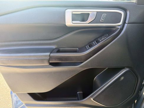 Certified 2020 Ford Explorer XLT w/ Equipment Group 202A image 18