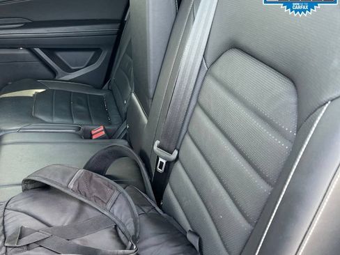 Used 2024 Volkswagen Atlas SEL AWD/4WD image 17