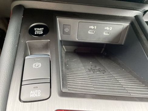 Used 2025 Nissan Kicks SR image 24