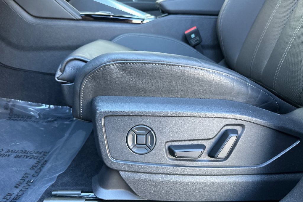 Used 2025 Audi Q5 Premium Plus w/ Premium Plus AWD/4WD image 16