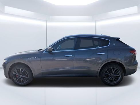 Used 2018 Maserati Levante GranLusso AWD/4WD image 6