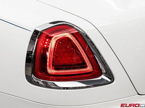 Used 2016 Rolls-Royce Dawn image 19