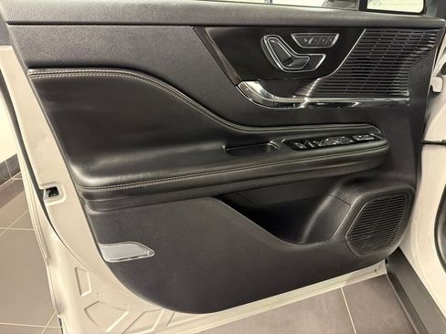 Certified 2022 Lincoln Corsair AWD w/ Equipment Group 101A image 30
