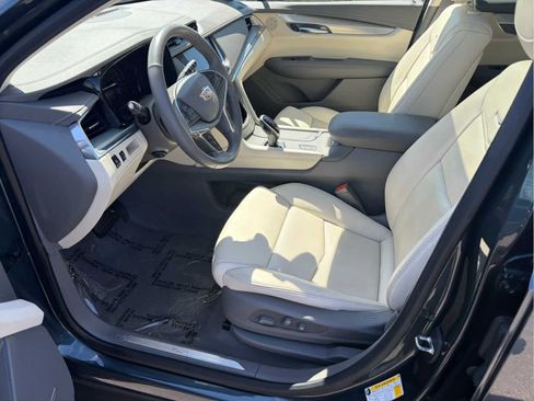 Used 2019 Cadillac XT5 Luxury AWD/4WD image 9