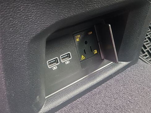 Certified 2020 Volkswagen Atlas Cross Sport SE w/ Panoramic Sunroof Package image 14