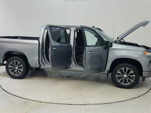 Used 2024 Chevrolet Silverado 1500 RST AWD/4WD image 43