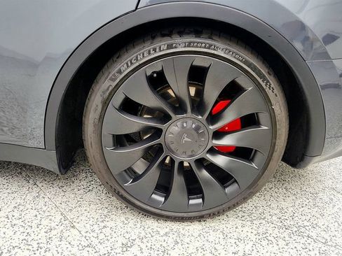Used 2023 Tesla Model Y Long Range AWD/4WD image 9