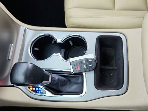 Used 2020 Jeep Grand Cherokee Limited RWD image 16