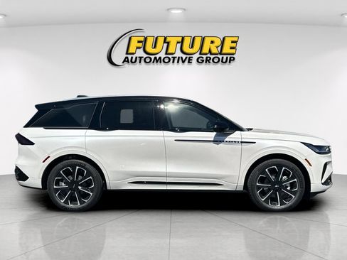 New 2026 Lincoln Nautilus Reserve AWD/4WD image 2