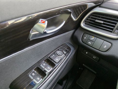 Used 2019 Kia Sorento EX image 20