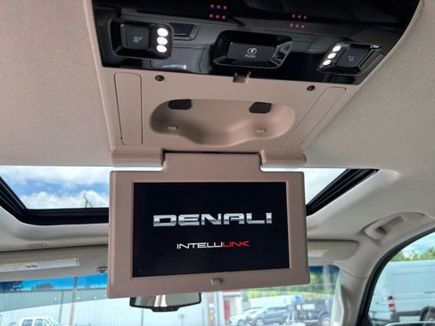 Used 2017 GMC Yukon Denali w/ Open Road Package AWD/4WD image 25
