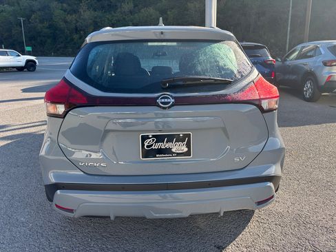 Used 2024 Nissan Kicks SV image 3