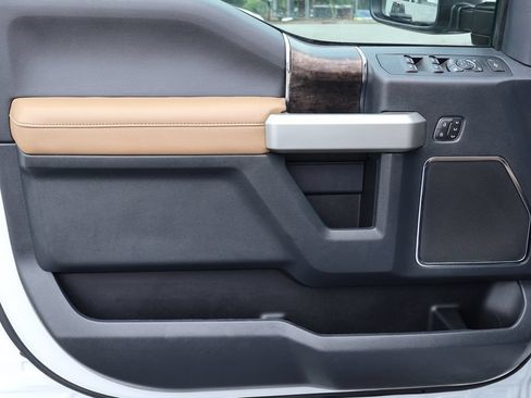 Used 2022 Ford F250 Lariat w/ Lariat Ultimate Package AWD/4WD image 18