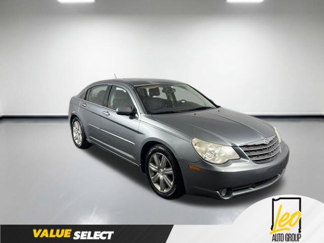 Used 2010 Chrysler Sebring Touring w/ Hands-Free Convenience Group FWD image 4