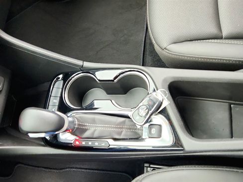 Used 2024 Buick Encore GX Sport Touring image 15