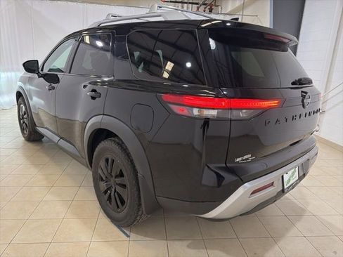 Used 2022 Nissan Pathfinder SL w/ SL Black Package image 36