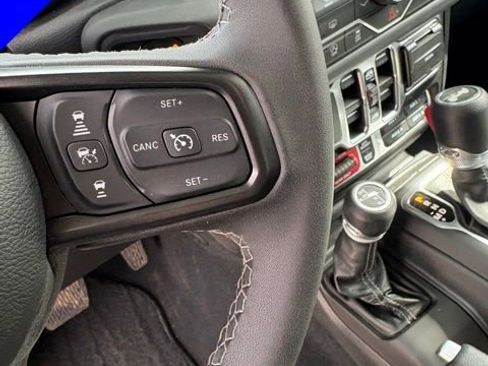 Used 2026 Jeep Wrangler Unlimited Rubicon AWD/4WD image 16