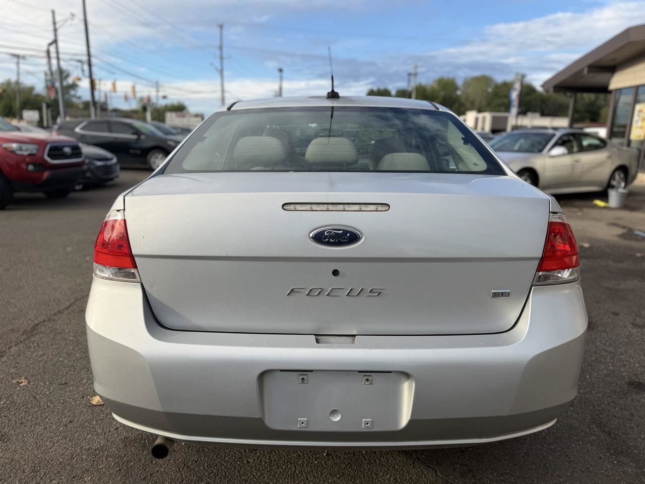 Used 2009 Ford Focus SE FWD image 7