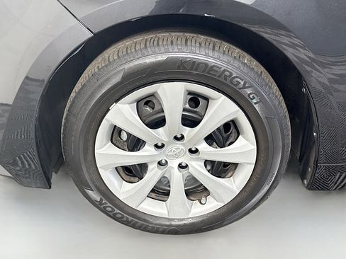 Used 2022 Toyota Corolla LE image 37