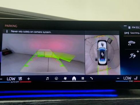 Used 2023 BMW i7 xDrive60 AWD/4WD image 63