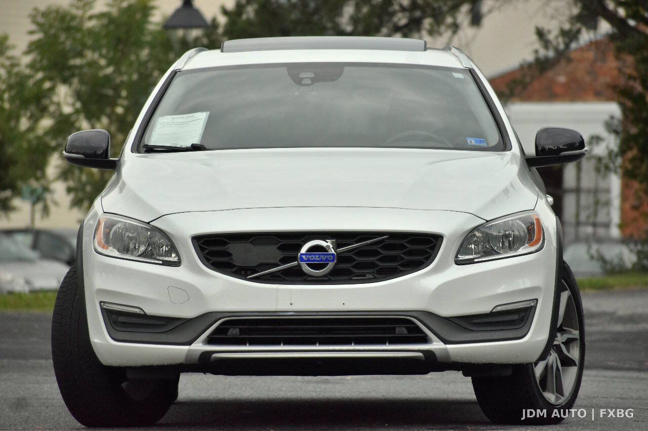 Used 2016 Volvo V60 T5 Cross Country w/ Convenience Package AWD/4WD image 3