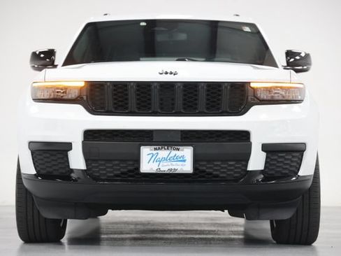 Used 2023 Jeep Grand Cherokee L Laredo AWD/4WD image 2