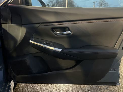 New 2025 Nissan Sentra SR image 37