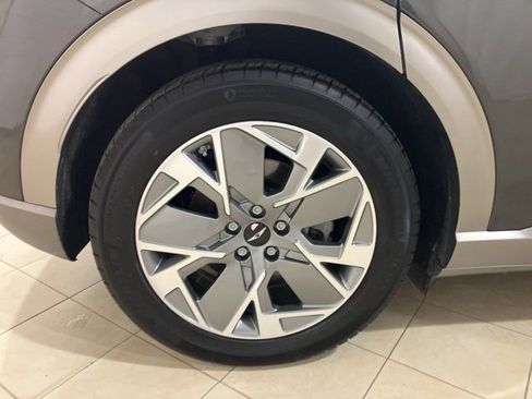 Used 2024 Genesis GV60 RWD image 28