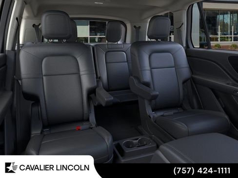 Used 2025 Lincoln Aviator AWD w/ Equipment Group 101A image 11