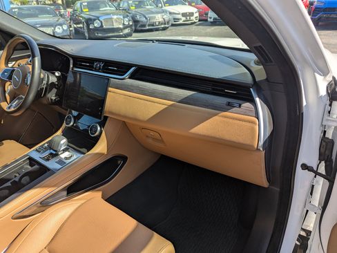 Used 2023 Jaguar F-PACE S image 34