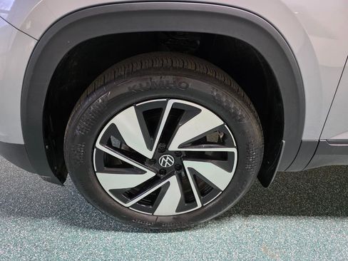 Used 2024 Volkswagen Atlas SE image 12