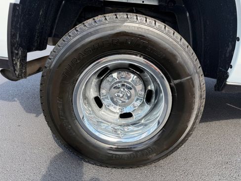 Used 2024 RAM 3500 Big Horn image 36