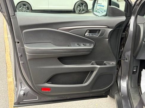 Used 2021 Honda Passport Sport image 12