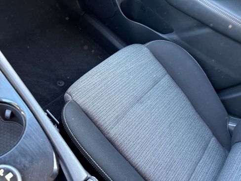 Used 2021 Nissan Rogue S image 9