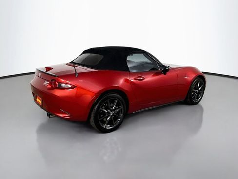 Used 2016 MAZDA MX-5 Miata Club RWD image 8