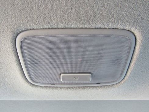 Used 2022 Hyundai Venue SEL image 29