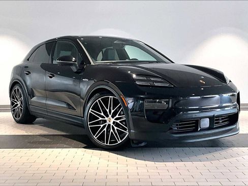 Used 2024 Porsche Macan 4 Electric image 12