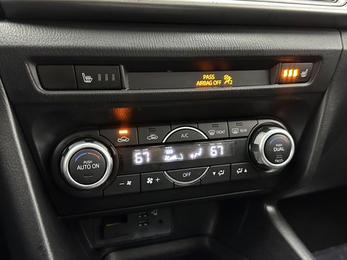 Used 2018 MAZDA MAZDA3 Touring image 17