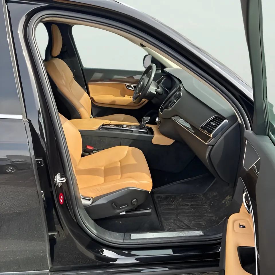 Used 2016 Volvo XC90 T6 Momentum AWD/4WD image 7