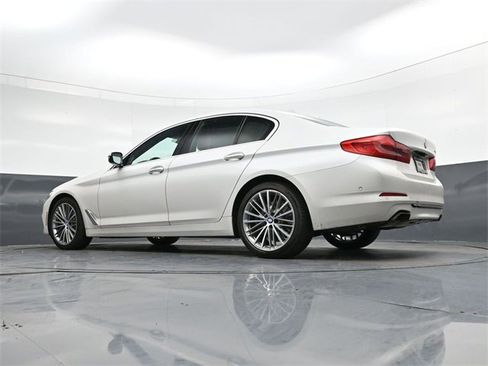 Used 2018 BMW 540i image 22