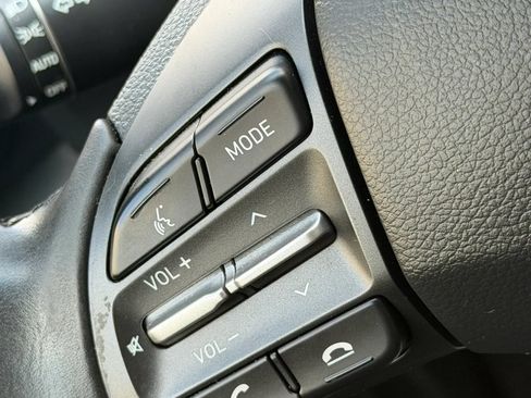 Used 2018 Hyundai Kona SEL AWD/4WD image 17