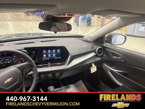 New 2026 Chevrolet Trax LS w/ Driver Confidence Package image 39