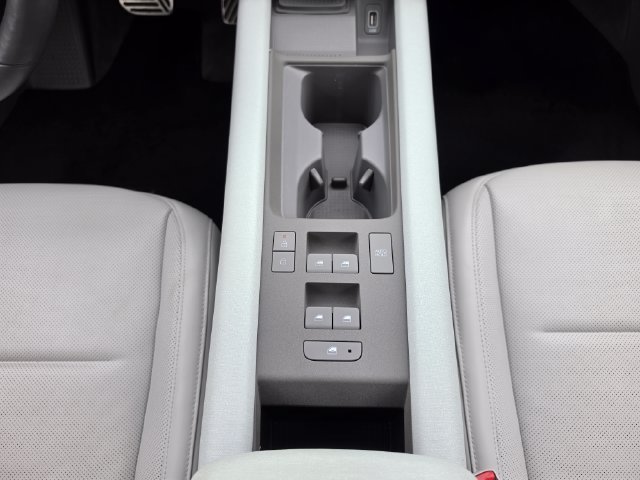 Used 2023 Hyundai Ioniq 6 Limited AWD/4WD image 42