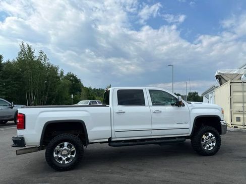 Used 2018 GMC Sierra 2500 SLT w/ Duramax Plus Package AWD/4WD image 6